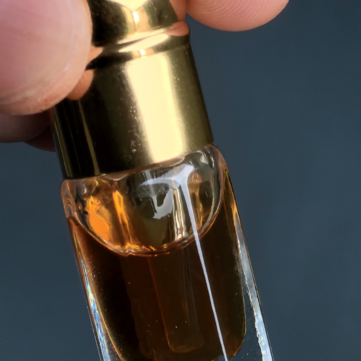 Natural Pure Agarwood Essentia - Sandalwood Perfume Oil recension och pris
